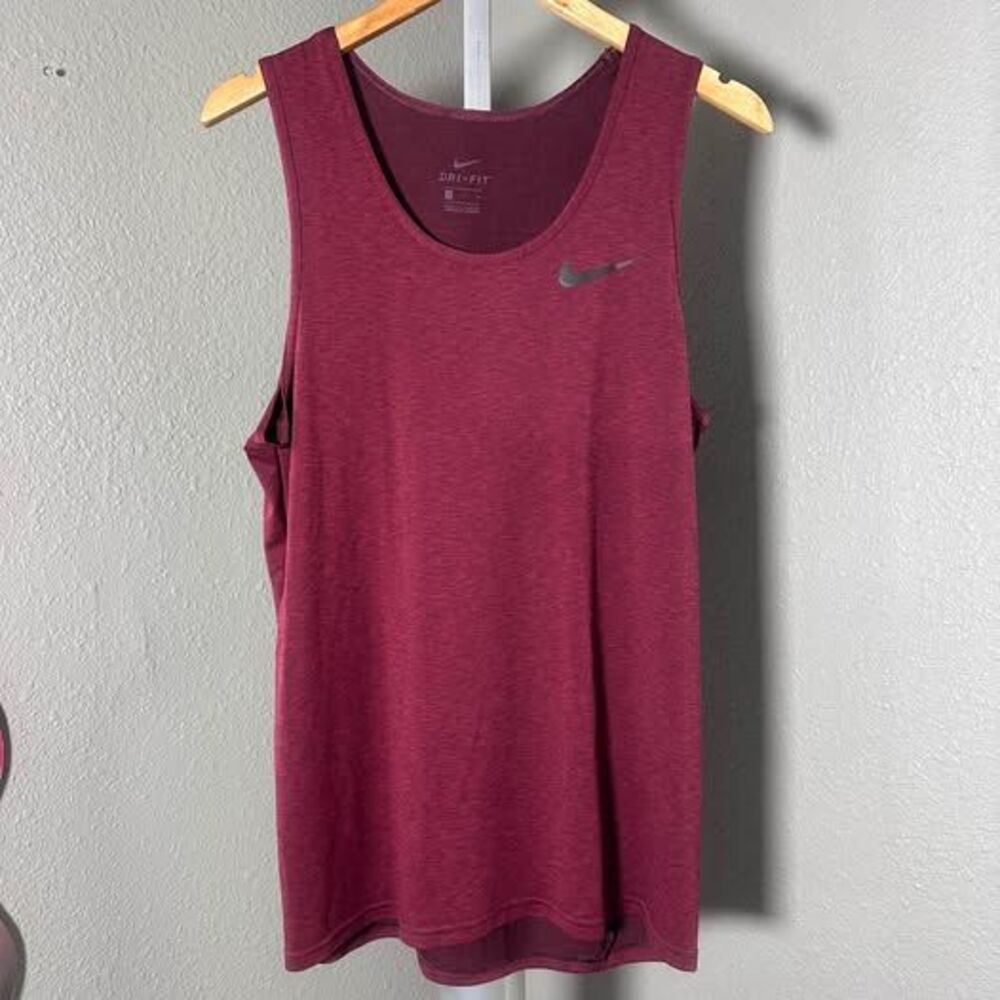 Nike men’s Dri-FIT Tank Top - Small